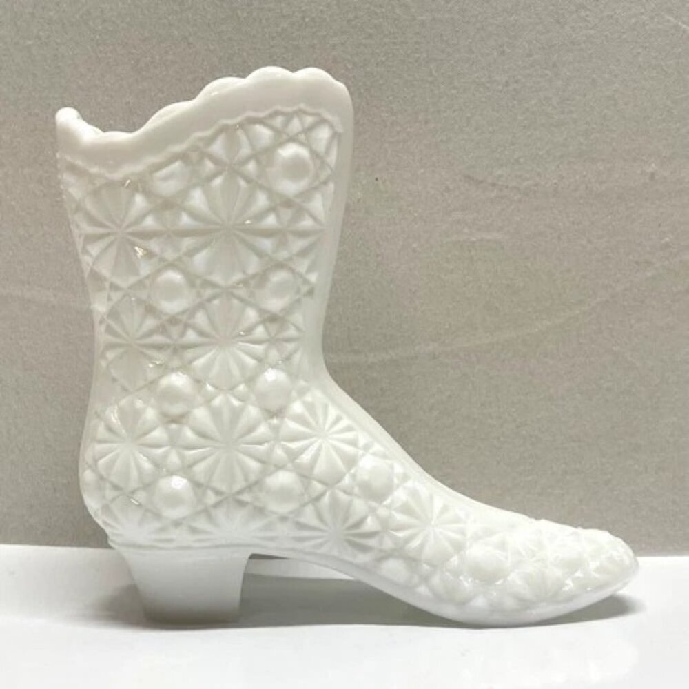 Vintage Fenton Milk Glass Dairy Button Boot 4.25" Collectible Art Shoe Vase EUC